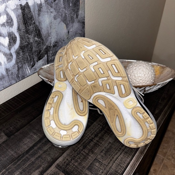 Brooks Adrenaline GTS 24 running shoes SZ 11.5 - Picture 12 of 15